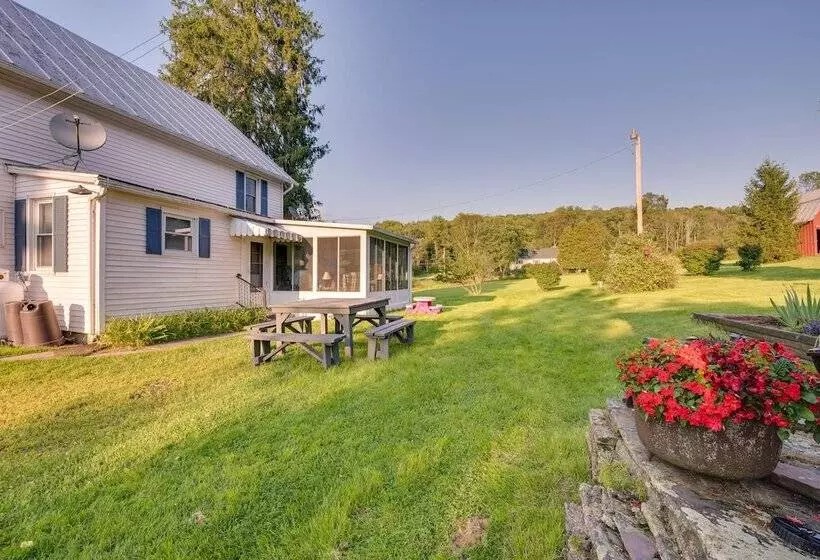 Hop Bottom Home W/ Private Yard & Fire Pit!