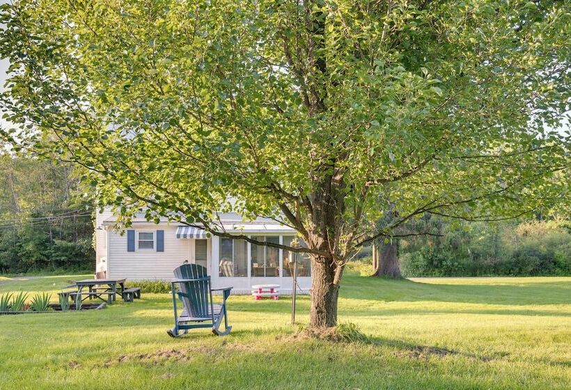 Hop Bottom Home W/ Private Yard & Fire Pit!