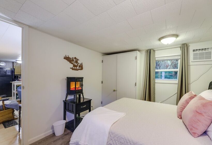 Fire Pit & Fall Foliage Views: Kentucky Mtn Home!