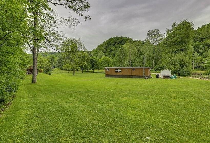Fire Pit & Fall Foliage Views: Kentucky Mtn Home!