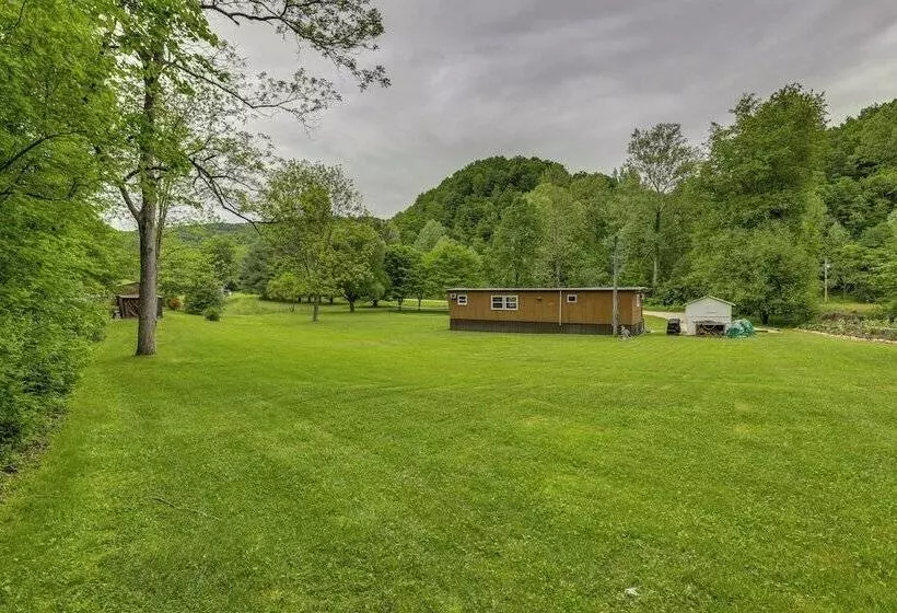 Fire Pit & Fall Foliage Views: Kentucky Mtn Home!