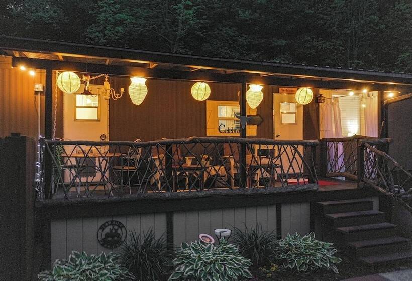 Fire Pit & Fall Foliage Views: Kentucky Mtn Home!