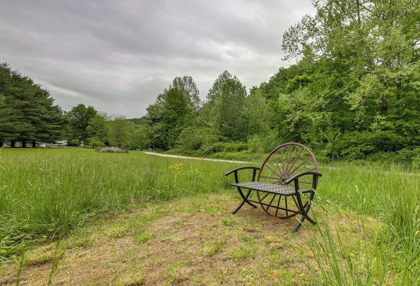 Fire Pit & Fall Foliage Views: Kentucky Mtn Home!