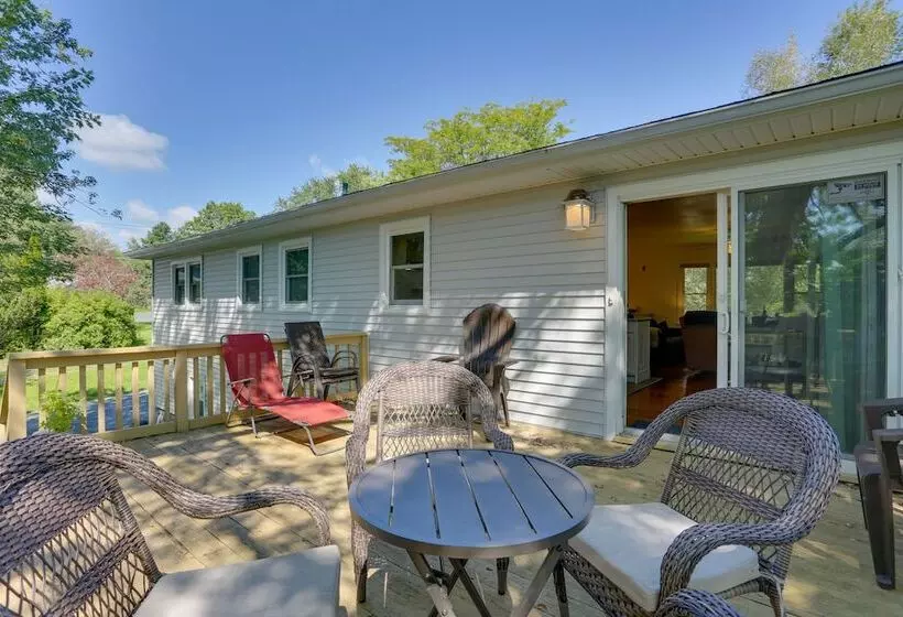 Kiamesha Lake Home W/ Deck: 4 Mi To Resorts World!