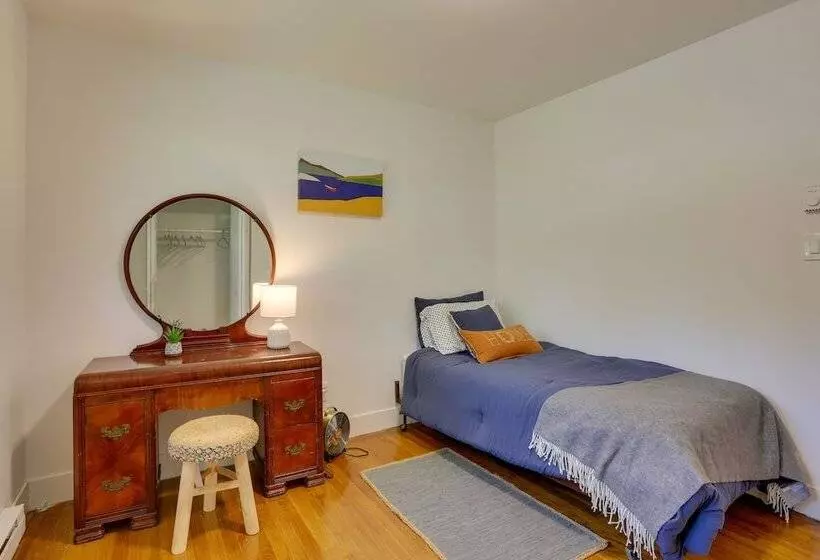 Kiamesha Lake Home W/ Deck: 4 Mi To Resorts World!