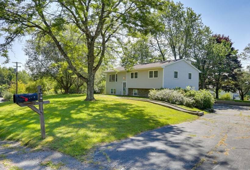 Kiamesha Lake Home W/ Deck: 4 Mi To Resorts World!