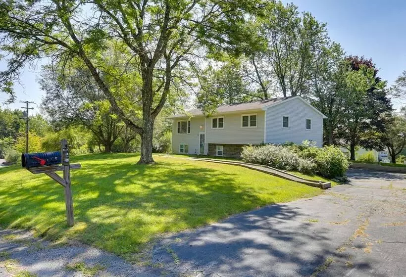 Kiamesha Lake Home W/ Deck: 4 Mi To Resorts World!