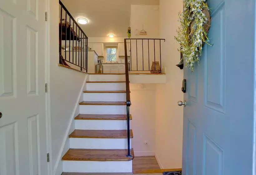 Kiamesha Lake Home W/ Deck: 4 Mi To Resorts World!