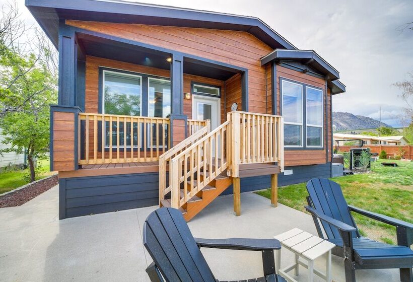 Lakefront Brewster Home W/ Yard Games & Hot Tub!