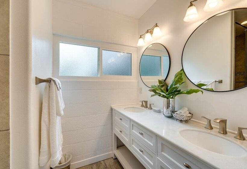 Modern Meadow Vista Vacation Home W/ Spacious Deck