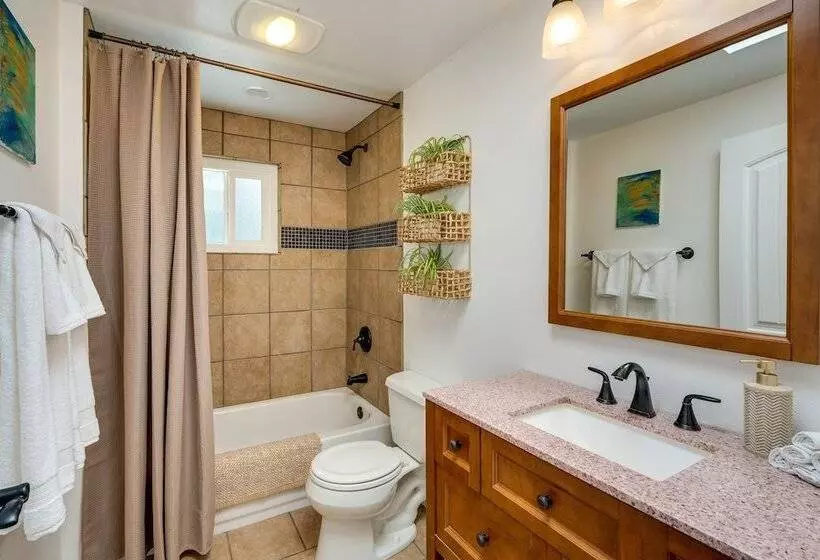 Modern Meadow Vista Vacation Home W/ Spacious Deck