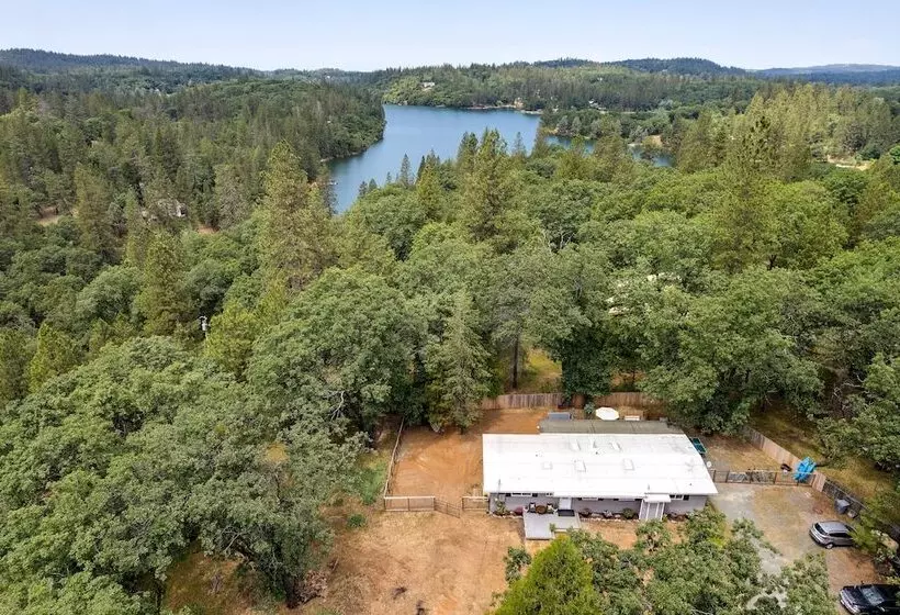 Modern Meadow Vista Vacation Home W/ Spacious Deck
