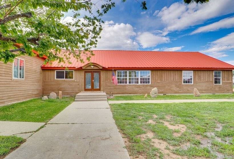 Rural Mountain View Home Near Hiking + Off Roading