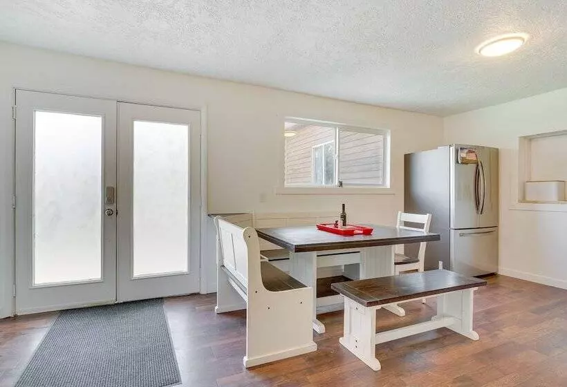 Rural Mountain View Home Near Hiking + Off Roading