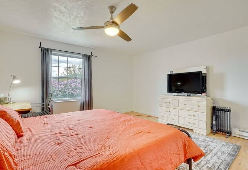 Rural Mountain View Home Near Hiking + Off Roading