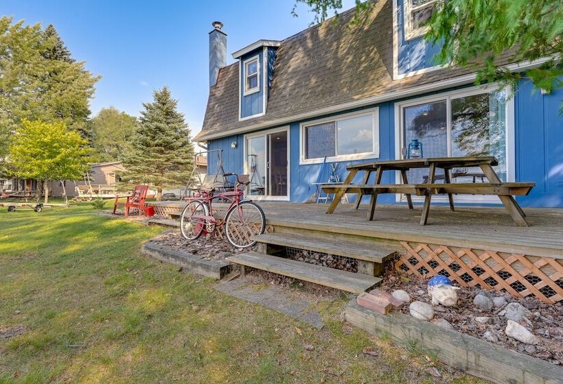 Saint Helen Lake House W/ Private Beach & Fire Pit