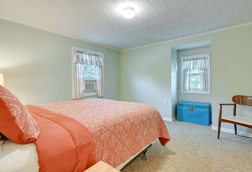 Saint Helen Lake House W/ Private Beach & Fire Pit