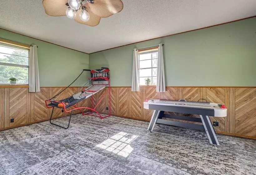 Southwest City Home W/ Fire Pit: 9 Mi To Grove!