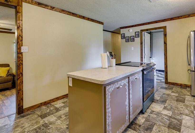 Southwest City Home W/ Fire Pit: 9 Mi To Grove!