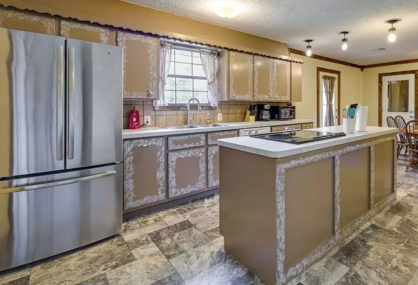 Southwest City Home W/ Fire Pit: 9 Mi To Grove!