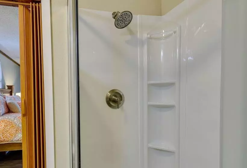 Southwest City Home W/ Fire Pit: 9 Mi To Grove!