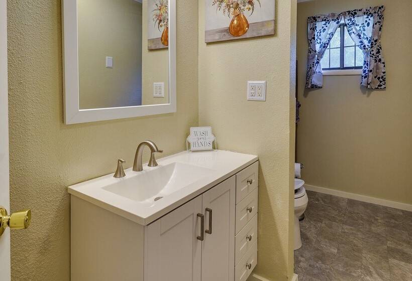 Southwest City Home W/ Fire Pit: 9 Mi To Grove!