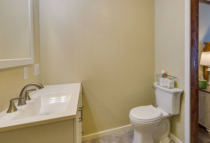 Southwest City Home W/ Fire Pit: 9 Mi To Grove!