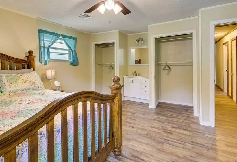 Southwest City Home W/ Fire Pit: 9 Mi To Grove!