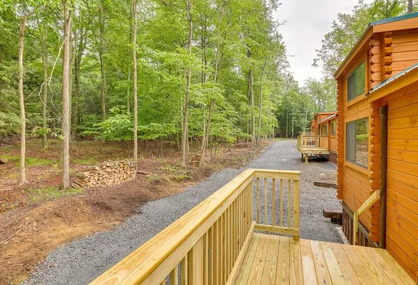 Tranquil Middlebury Center Cabin W/ Mountain Views