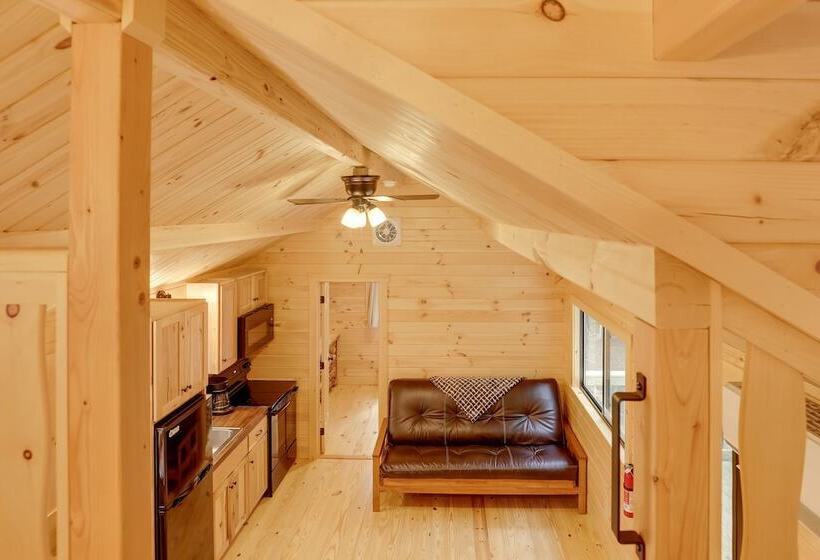 Tranquil Middlebury Center Cabin W/ Mountain Views