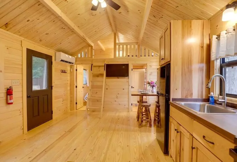 Tranquil Middlebury Center Cabin W/ Mountain Views