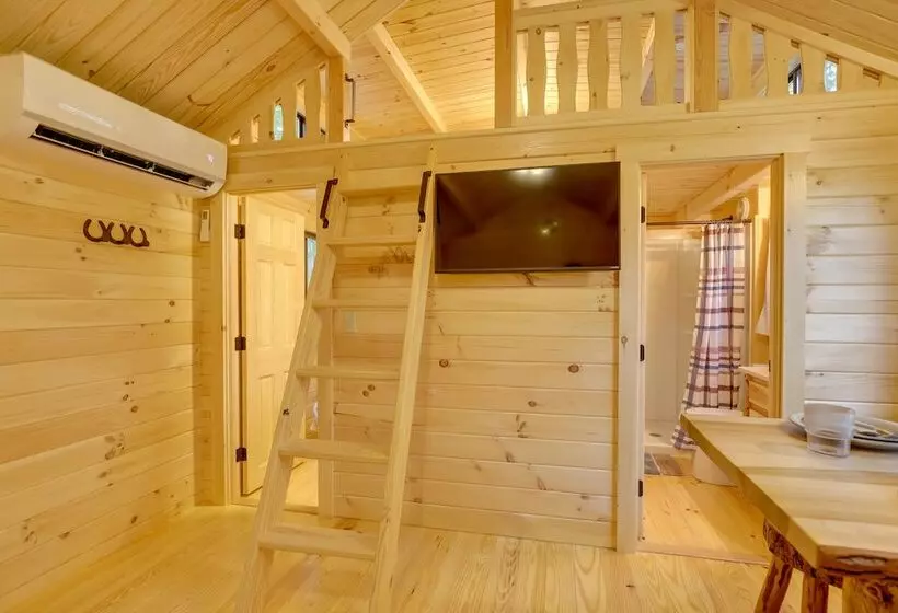 Tranquil Middlebury Center Cabin W/ Mountain Views