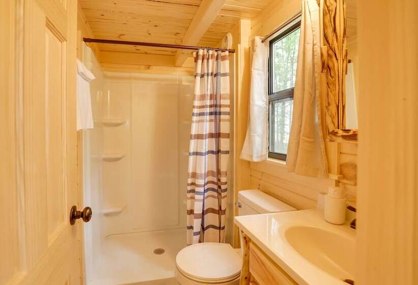 Tranquil Middlebury Center Cabin W/ Mountain Views