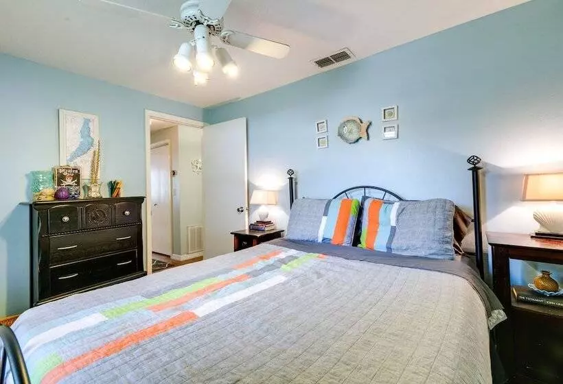 Waterfront Florida Abode W/ Deck, Grill & Fire Pit