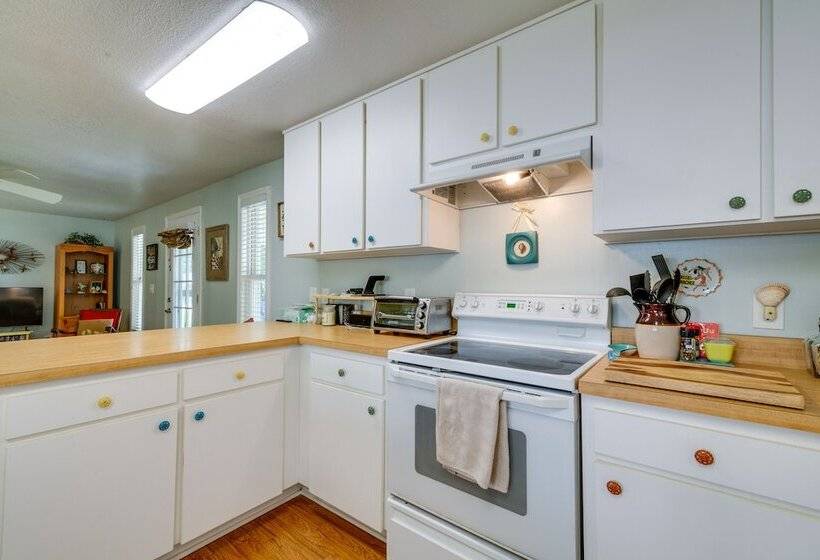 Waterfront Florida Abode W/ Deck, Grill & Fire Pit