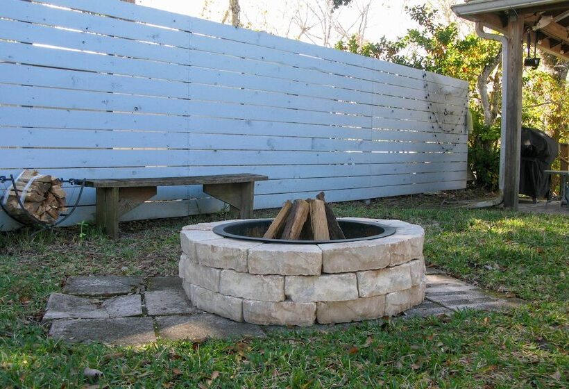 Waterfront Florida Abode W/ Deck, Grill & Fire Pit