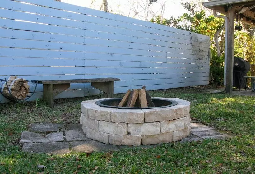 Waterfront Florida Abode W/ Deck, Grill & Fire Pit