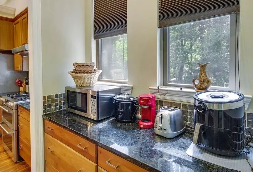 Waterfront Loranger Cottage W/ Private Hot Tub!