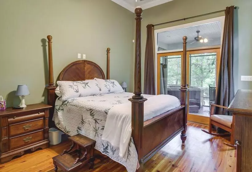 Waterfront Loranger Cottage W/ Private Hot Tub!