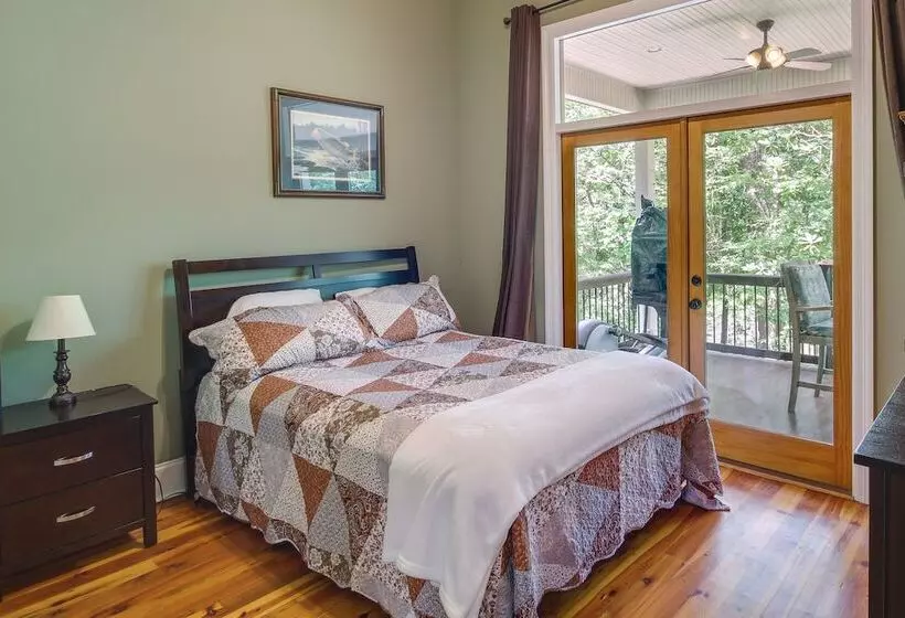 Waterfront Loranger Cottage W/ Private Hot Tub!