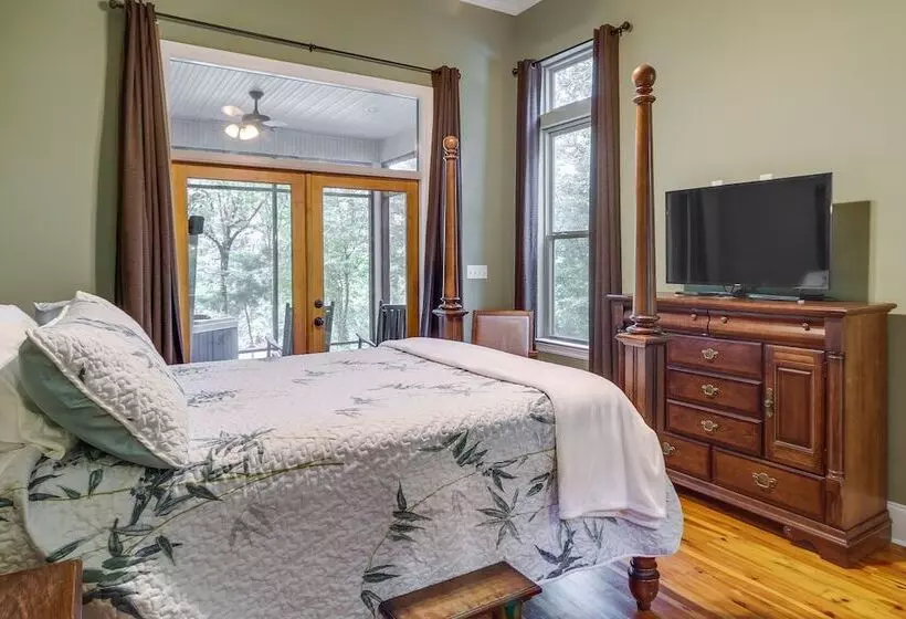 Waterfront Loranger Cottage W/ Private Hot Tub!