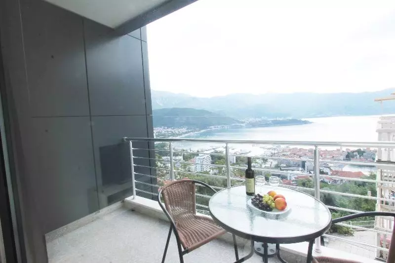 Apartments Aqua
