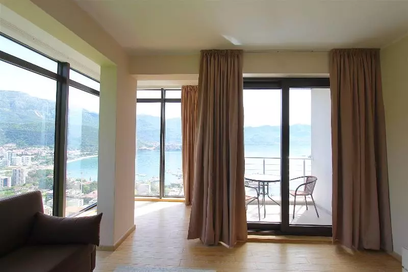 Apartments Aqua