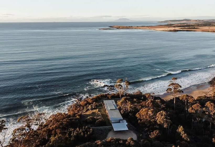 Avalon Coastal Retreat