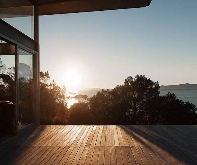 Avalon Coastal Retreat