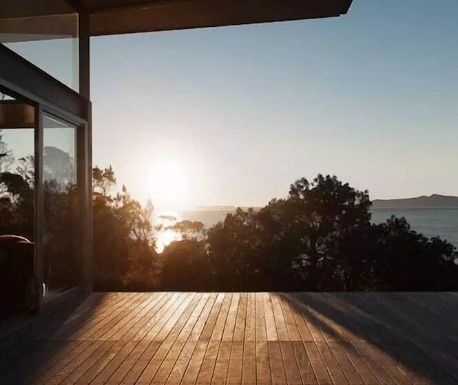 Avalon Coastal Retreat