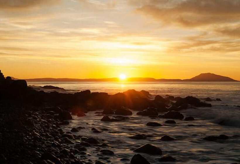 Avalon Coastal Retreat