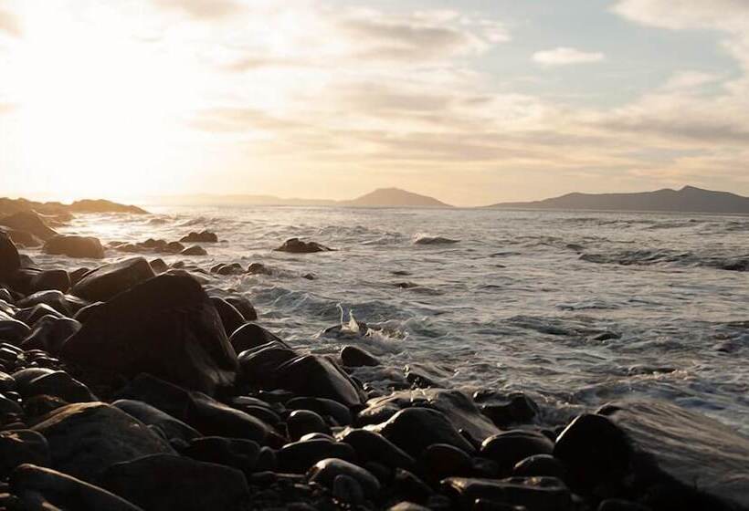 Avalon Coastal Retreat