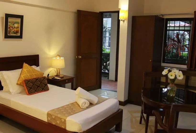 تختخواب و صبحانه Ronamar Apartelle