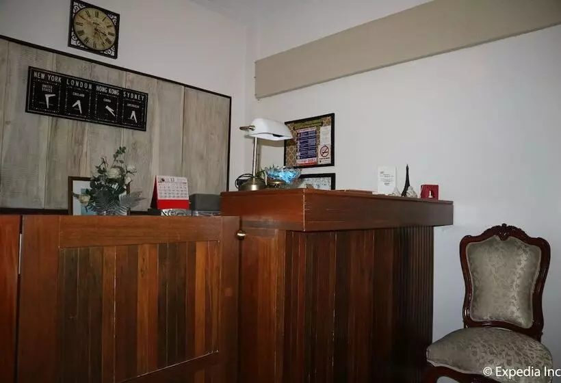 تختخواب و صبحانه Ronamar Apartelle